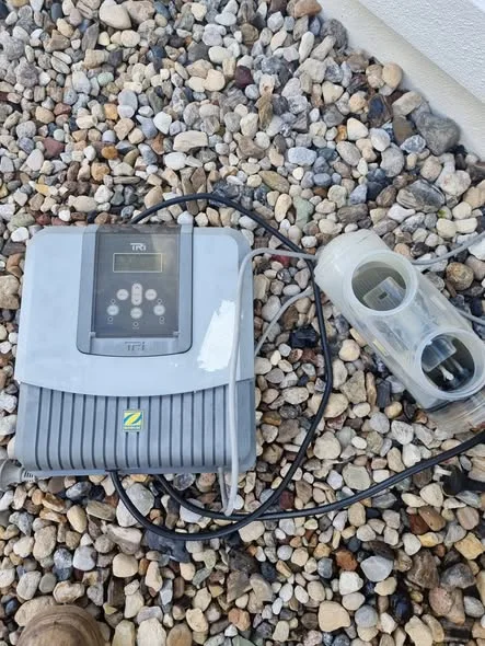 Salt chlorinator unit